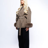 Abrigo con cinturón