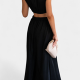 Jocelyn Conjunto Largo Minimalista con Escote Alto y Abertura Lateral