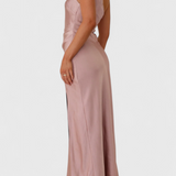 Josefa Vestido de Un Hombro con Pliegues y Alta Abertura