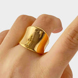 AURORA FLOW | ANILLO ESCULTÓRICO DE LÍNEAS ORGÁNICAS