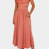 Jocelyn Conjunto Largo Minimalista con Escote Alto y Abertura Lateral