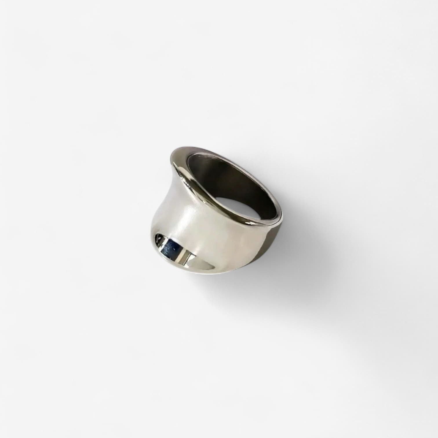 AURORA FLOW | ANILLO ESCULTÓRICO DE LÍNEAS ORGÁNICAS