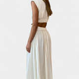 Jocelyn Conjunto Largo Minimalista con Escote Alto y Abertura Lateral