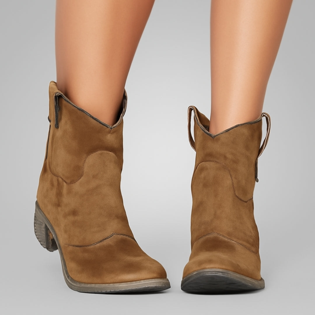 Carlota – Botines atemporales