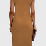 Katrina Vestido Midi Atemporal con Cuello Redondo y Detalle Drapeado