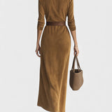 Mónica™ | Vestido largo de gamuza con cinturón ajustado