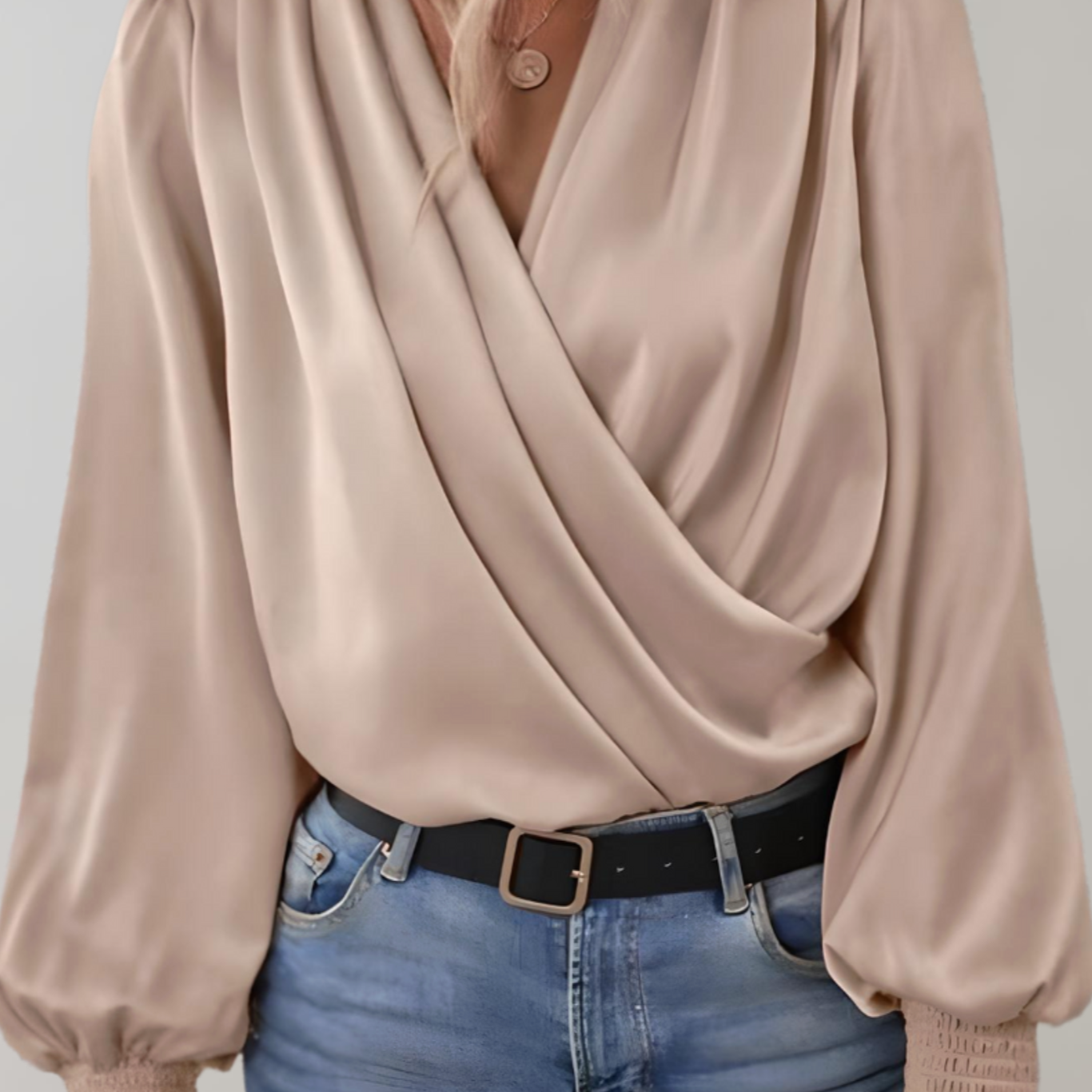 Quinn Blusa Elegante de Manga Larga con Escote en V