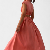 Jocelyn Conjunto Largo Minimalista con Escote Alto y Abertura Lateral